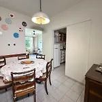 Apartamento Com Vista Pro Mar No Centro De Ubatuba - 2 Quartos E Cozinha Completa