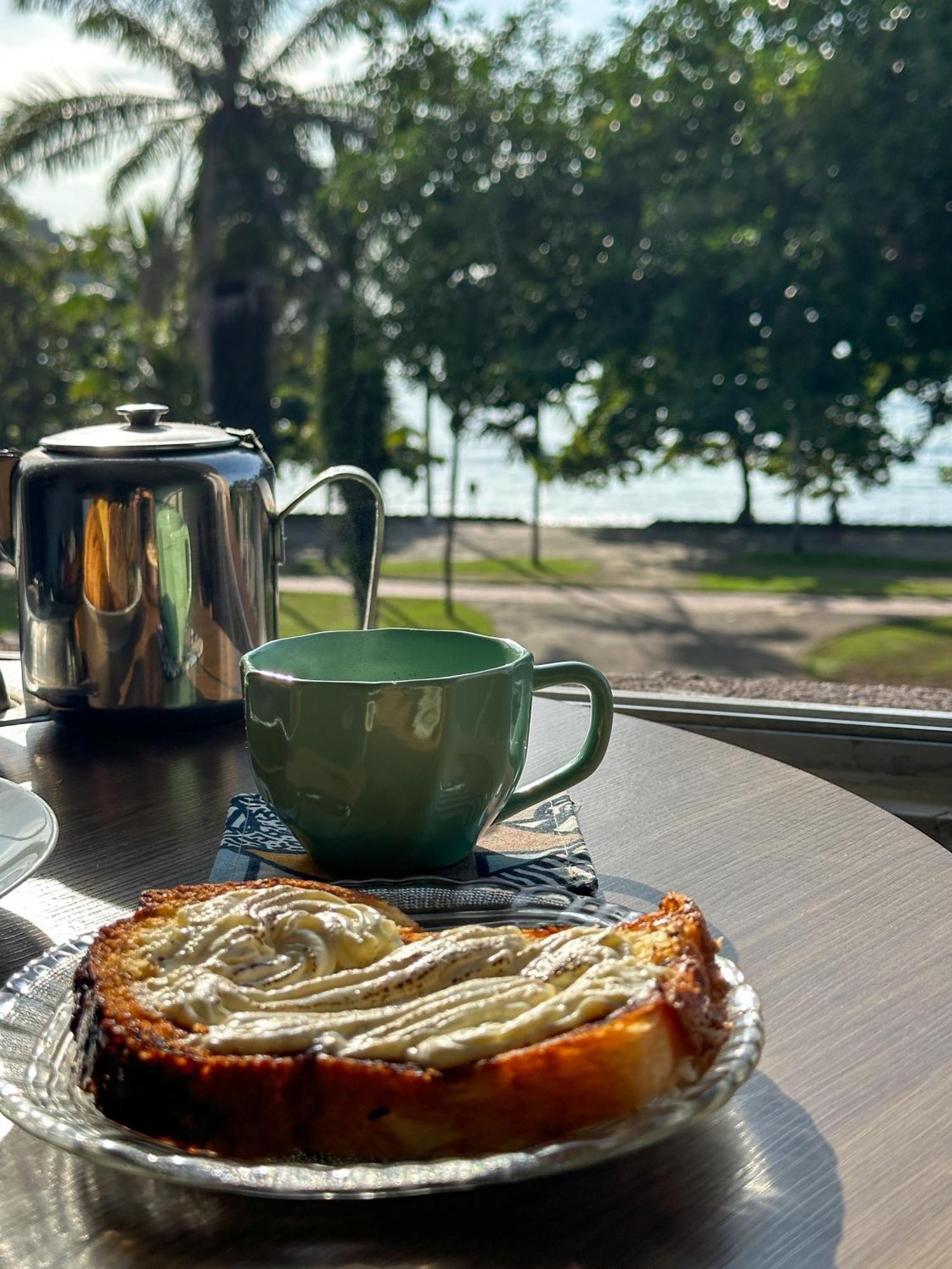 Com Vista Pro Mar No Centro De - 2 Quartos E Cozinha Completa *