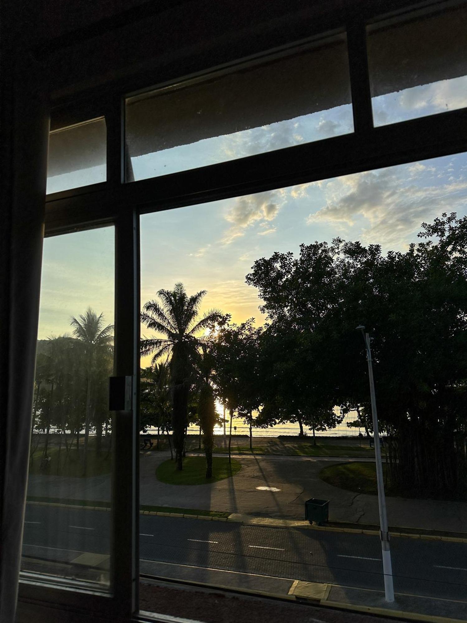 Com Vista Pro Mar No Centro De *